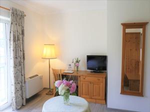 BIRKENHOF GOLS - B & B - Wohlfühl Hotel mit Wochenend-Restaurant