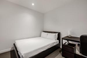 Modern Nomads CBD 2BR Retreat steps from Southern Cross Station