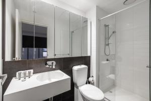 Modern Nomads CBD 2BR Retreat steps from Southern Cross Station