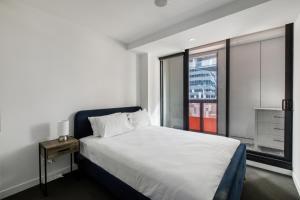 Modern Nomads CBD 2BR Retreat steps from Southern Cross Station