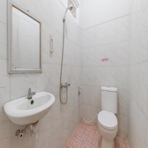 RedDoorz near RS Permata Cirebon