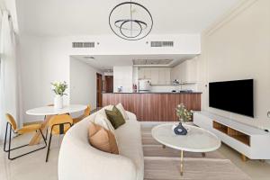 Silkhaus Vacation Homes Modern Studio in Reef Residence at JVC