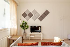 Uudistettu studio kahdelle omalla parkkipaikalla