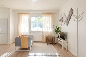 Uudistettu studio kahdelle omalla parkkipaikalla