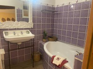 B&B / Chambres d'hotes Le Mas des Sources : Suite Familiale Deluxe