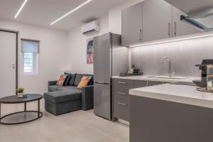 Oculus Kalithea Irakleous Apt 1, by Live&Travel