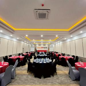 Front One Hotel Airport Solo