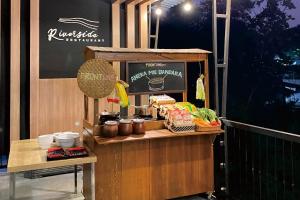 Front One Hotel Airport Solo