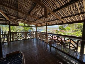 Tranquil Getaway Lilly Room, Dahlia Room, Aster Room and Poppy Room & Dive Center