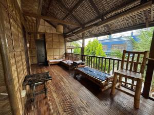 Tranquil Getaway Lilly Room, Dahlia Room, Aster Room and Poppy Room & Dive Center