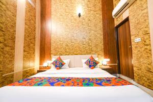 Via The Grand Palace