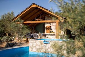 House with pool, 50 meters from sea, privacy - by TRAVELER tourist agency Krk - ID 2137
