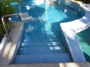 Dolphinbay Beachfront & Dive Resort