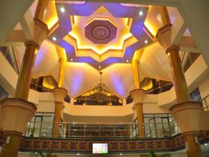 Yusro Hotel Restaurant & Convention