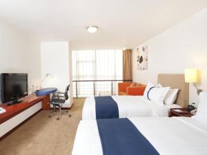 Holiday Inn Express Tianjin Dongli By IHG - 3hvězdičkové hotely ve městě Tchien-ťin