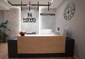 Park Hotel Novel