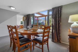 *** LAKE VILLA 460 ***