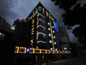T Hotel