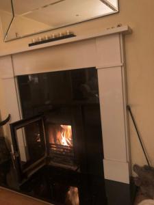 Private Room in Apartment beside Druids Glen Hotel