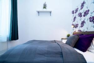 Modern Intimate Studio in the center