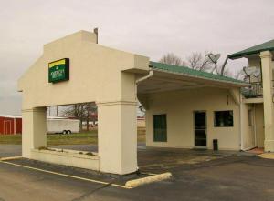 Americas Best Inn - Brinkley