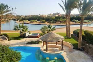 Private Villa with heated pool and lagoon