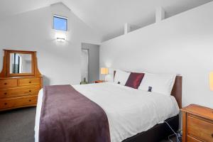 *** LAKE VILLA 466 ***