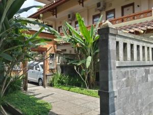 Arondari Hotel