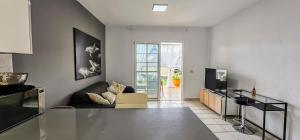 Sunny Garden 1 BR Apartment Arona