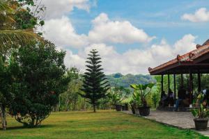 Azana Green Resort Praci