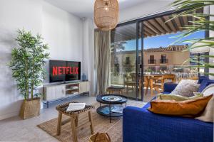 ViVi Homes - Toro Pool, Sauna, Gym & Beach