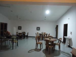 Seven Flowers Hotel