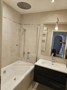 Bright, comfy flat, top location