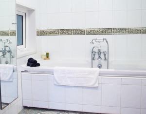 Basement Beauty Bennett Street