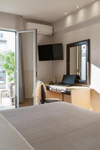 Double or Twin Room with Balcony room in Piraeus City Hotel