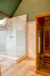 Cozy Retreat with Sauna near Gent-St-Pieters