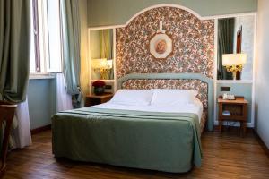 Deluxe Double Room with View room in Hotel Mecenate Palace