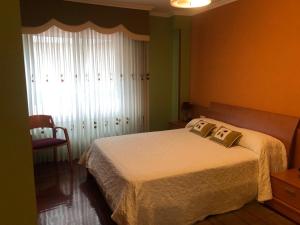 Piso de tres habitaciones frente al Puerto Deportivo