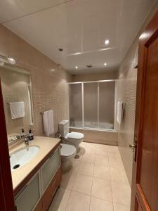 Piso de tres habitaciones frente al Puerto Deportivo