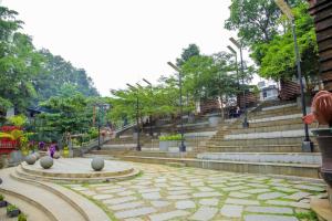 Lotus Bandung Hotel, Cafe, and Meeting Place