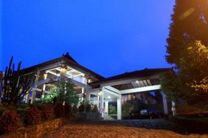 dEmmerick Salib Putih Hotel Salatiga
