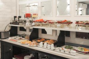 Ha Noi Crystal Pearl Hotel