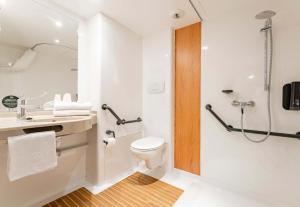Hotels B&B HOTEL Maubeuge-Louvroil : Chambre Double - Accessible aux Personnes à Mobilité Réduite 