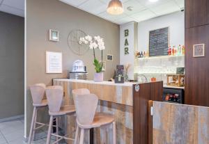 Hotels B&B HOTEL Maubeuge-Louvroil : photos des chambres