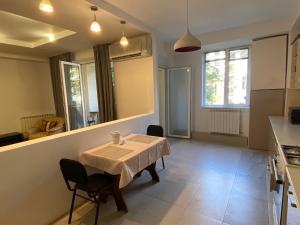 Modern Vake Park Apartment