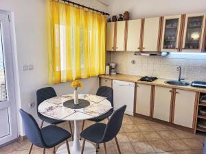 Holiday Home Ive by Interhome 