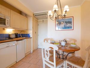 Apartment Les Calanques Spa Thalassothérapie-4 by Interhome