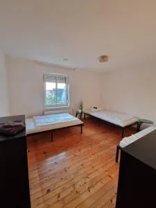 Schöne Wohnung mit 6 Einzelbetten, geeignet für Monteure - 温嫩登