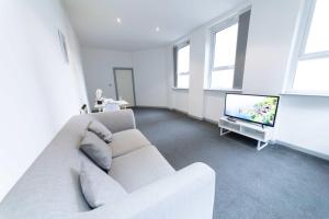 Contemporary 1 Bed Apartment in Blackburn Centre