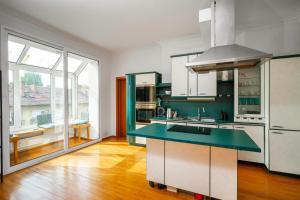 Charming 2BD Apartment in the Heart of the City by Flat Mаnager